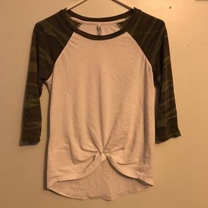 White and camo 3/4 sleeve tee